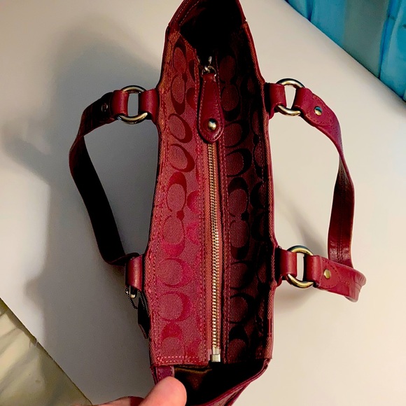 Coach purple/burgundy leather and fabric bag - Picture 4 of 16